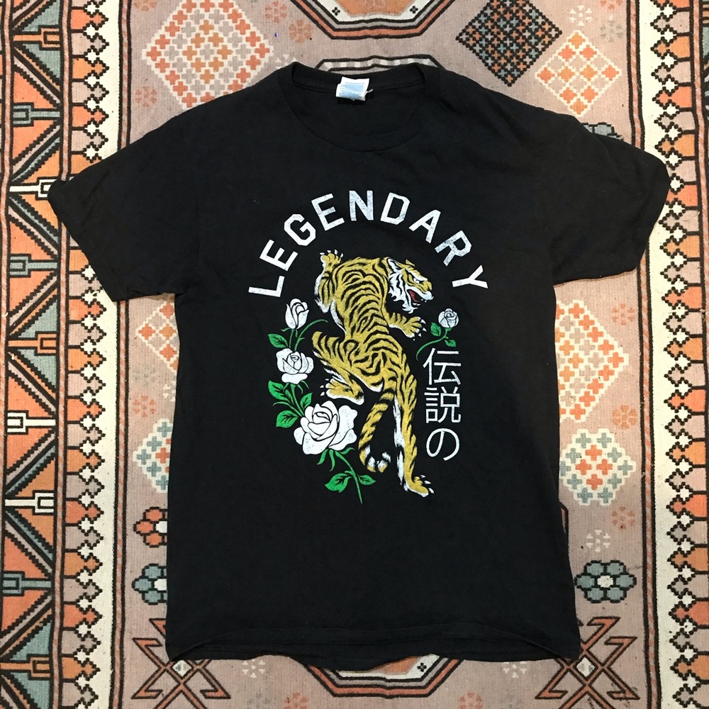 🌞5 $20 or 2 $10🌞Graphic Tee Tiger graphic tee
